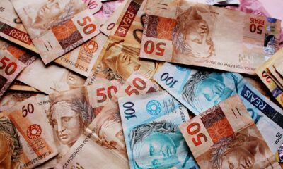 Estudo revela que o Brasil é líder no ranking de supersalários, com mais de 53 mil servidores públicos recebendo acima do teto constitucional