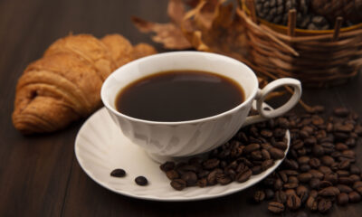 Em operação integrada, a Polícia Civil apreendeu 4.500 kg de palha de café adulterada em Aparecida de Goiânia. Depósito e indústria foram interditados. Saiba mais!