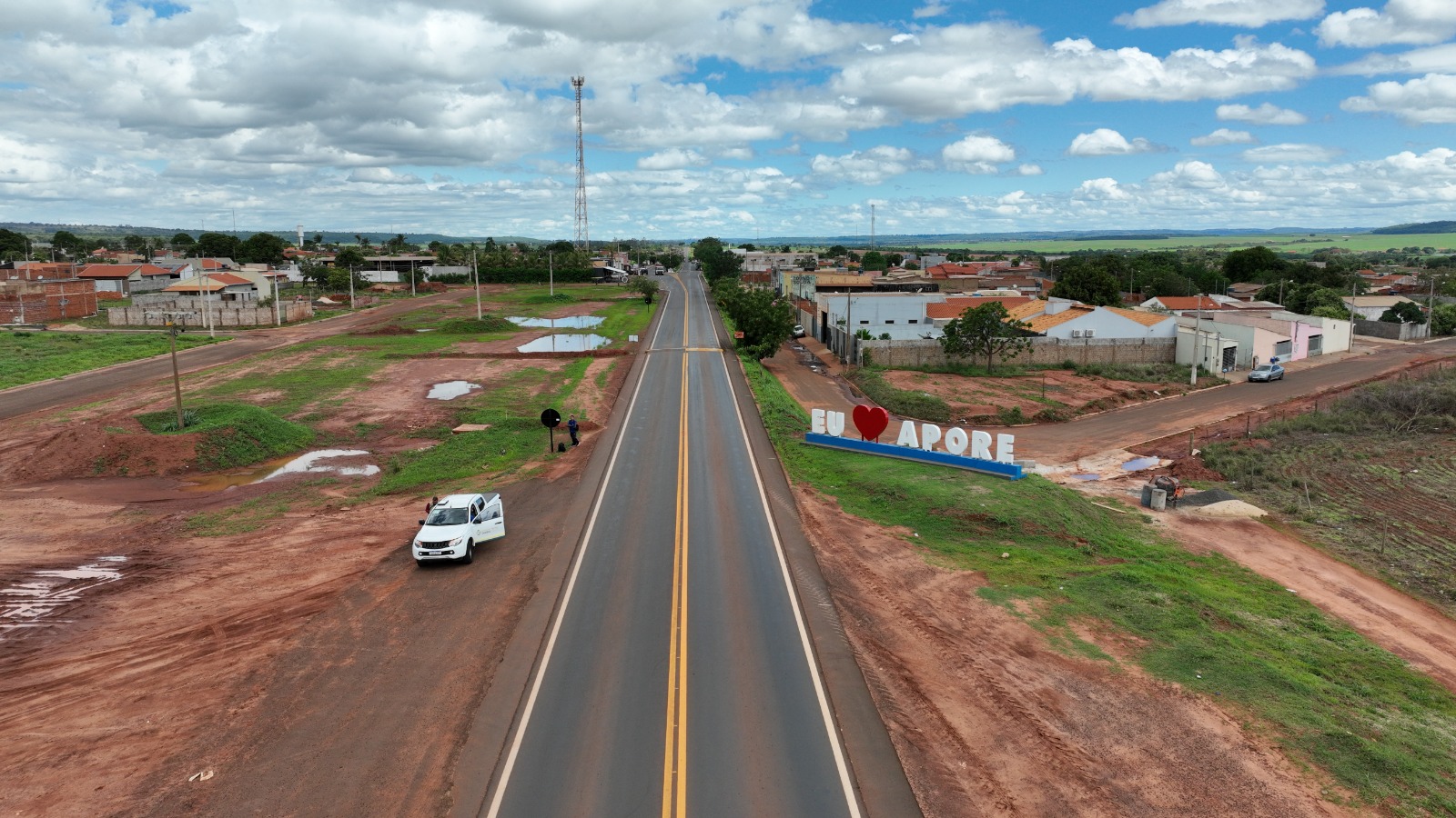 Goiás conclui a restauração de 91,4 km da GO-184 com um investimento de R$ 276 milhões, melhorando a mobilidade, segurança e impulsionando o agronegócio local.