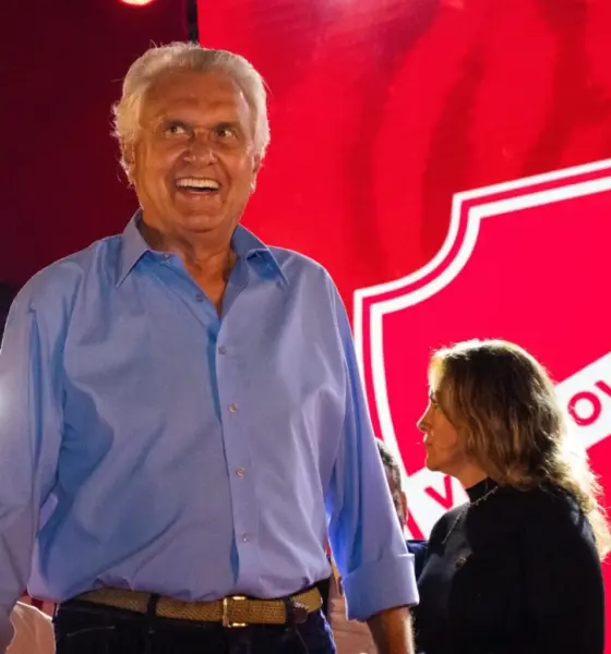 Governador Ronaldo Caiado assina a doação definitiva da área do Centro de Treinamento do Vila Nova em Goiânia, permitindo investimentos e grandes eventos esportivos no futuro.