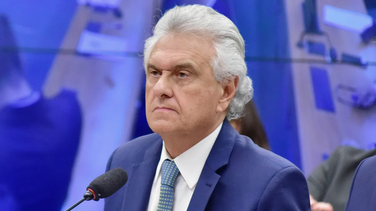 Governador Ronaldo Caiado critica a PEC da Segurança Pública, defendendo a autonomia dos estados. Ele também cobrou mais repasses da União e destacou os avanços na segurança de Goiás.