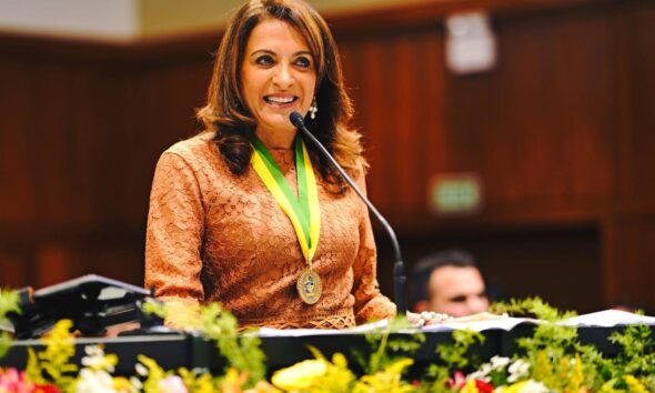 Gracinha Caiado recebe a Medalha do Mérito Industrial da Fieg e destaca os avanços da indústria goiana, que registrou crescimento significativo